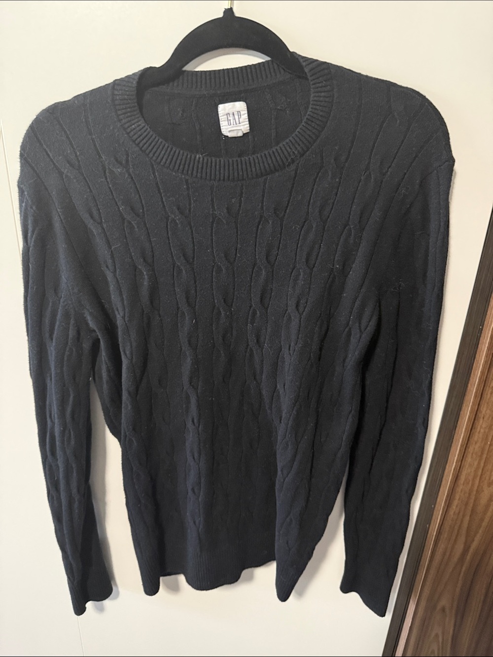 GAP Men's Black Cable-Knit Crewneck Sweater